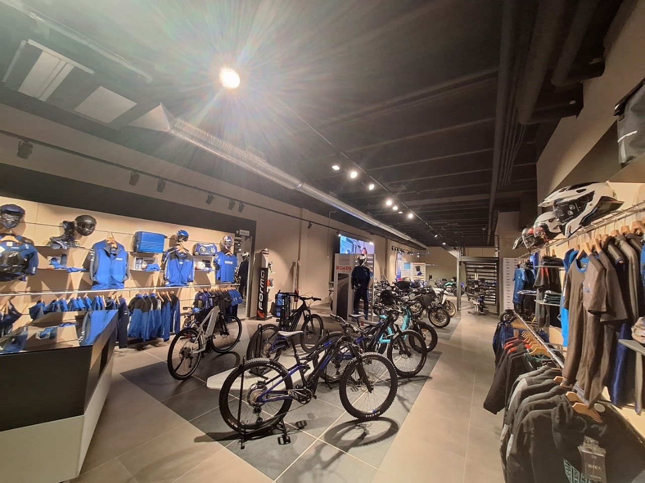 D&G Motorsport inaugura la prima Yamaha house d’Italia a Milano