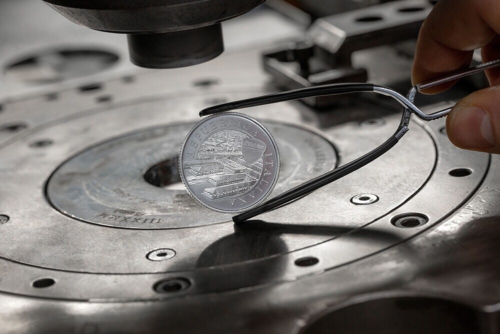 E la Ducati diventa... una moneta