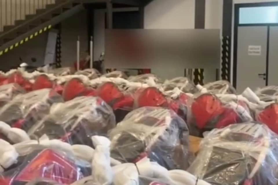 Torino: sequestrate 1.300 moto e 13mila pezzi di ricambio falsi