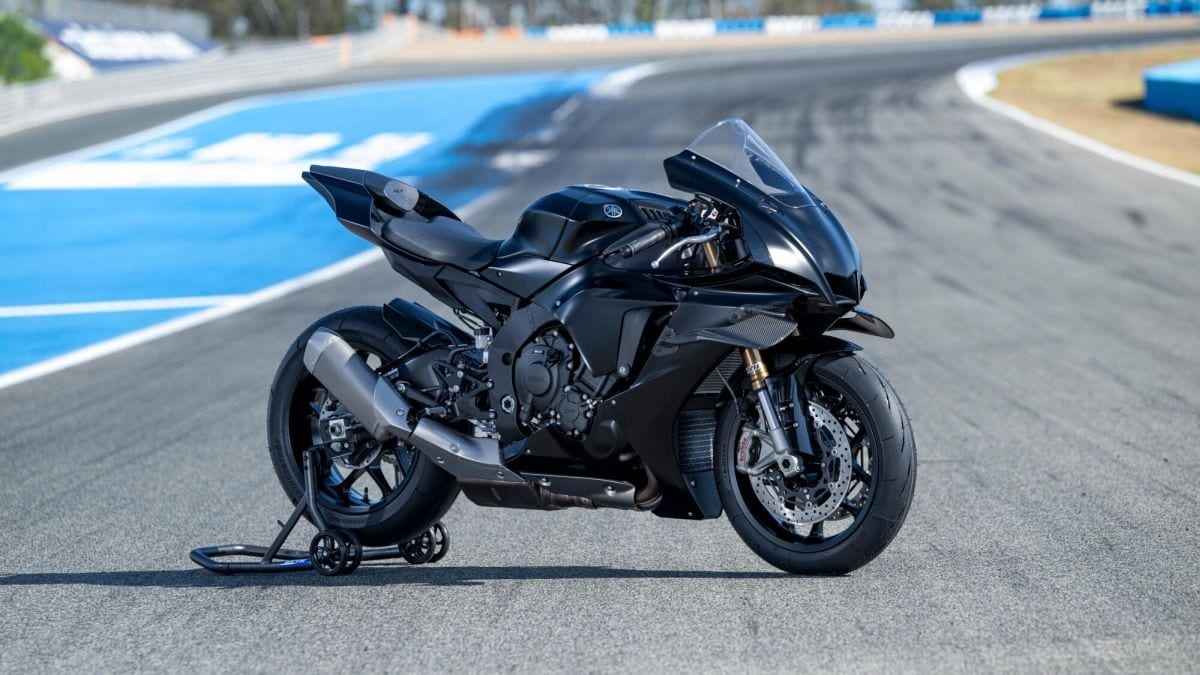 Yamaha R1 Race e Yamaha R1 GYTR 2025: puntare al massimo