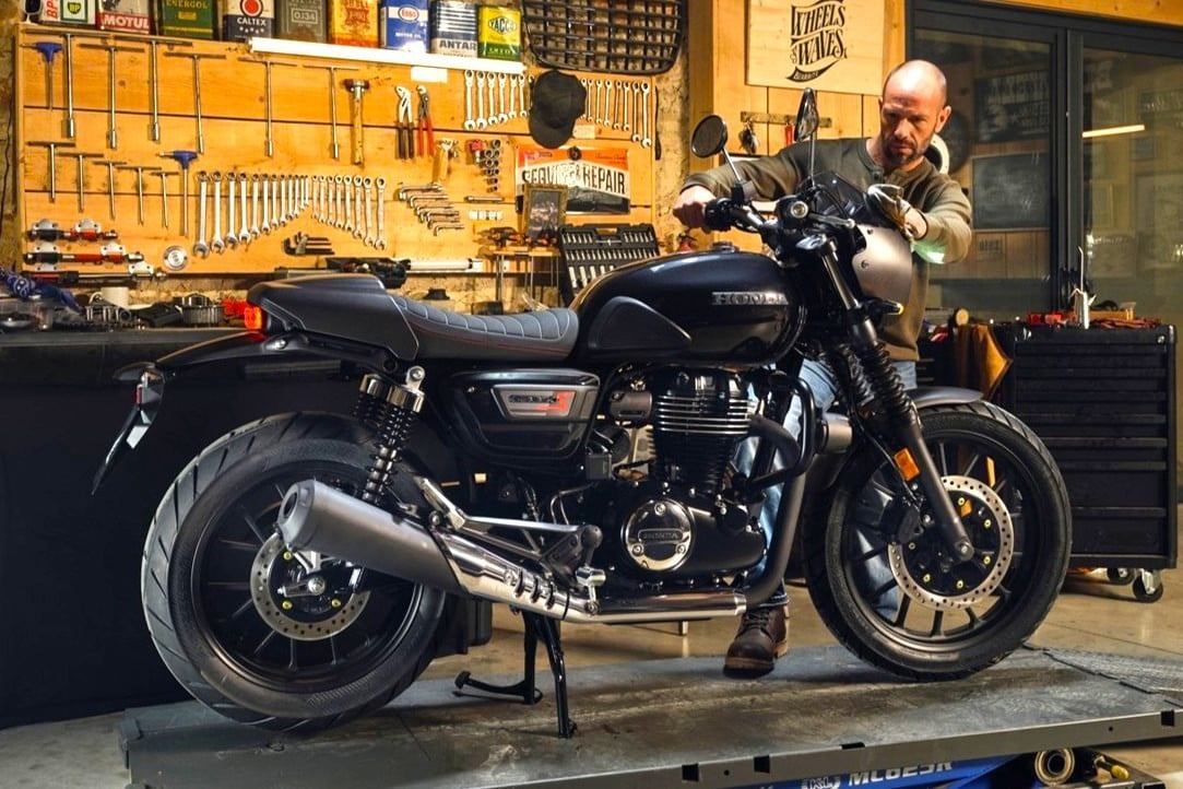 La Honda GB350S protagonista al Wheels and Waves 2025