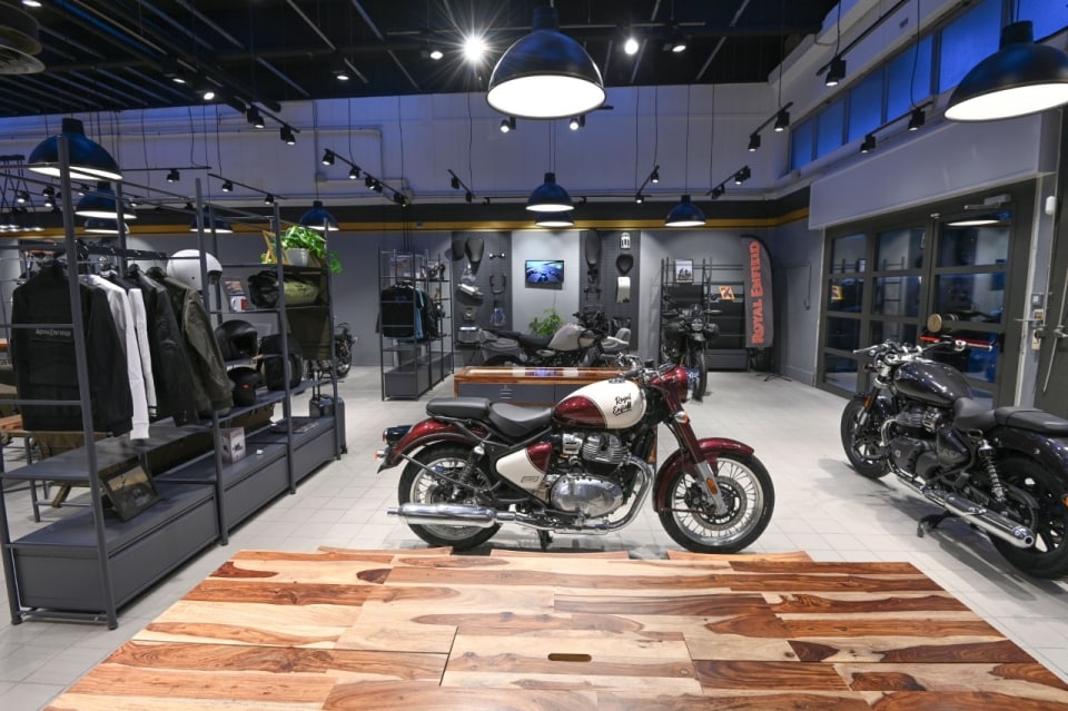 Royal Enfield: a Bologna apre il nuovo flagship store