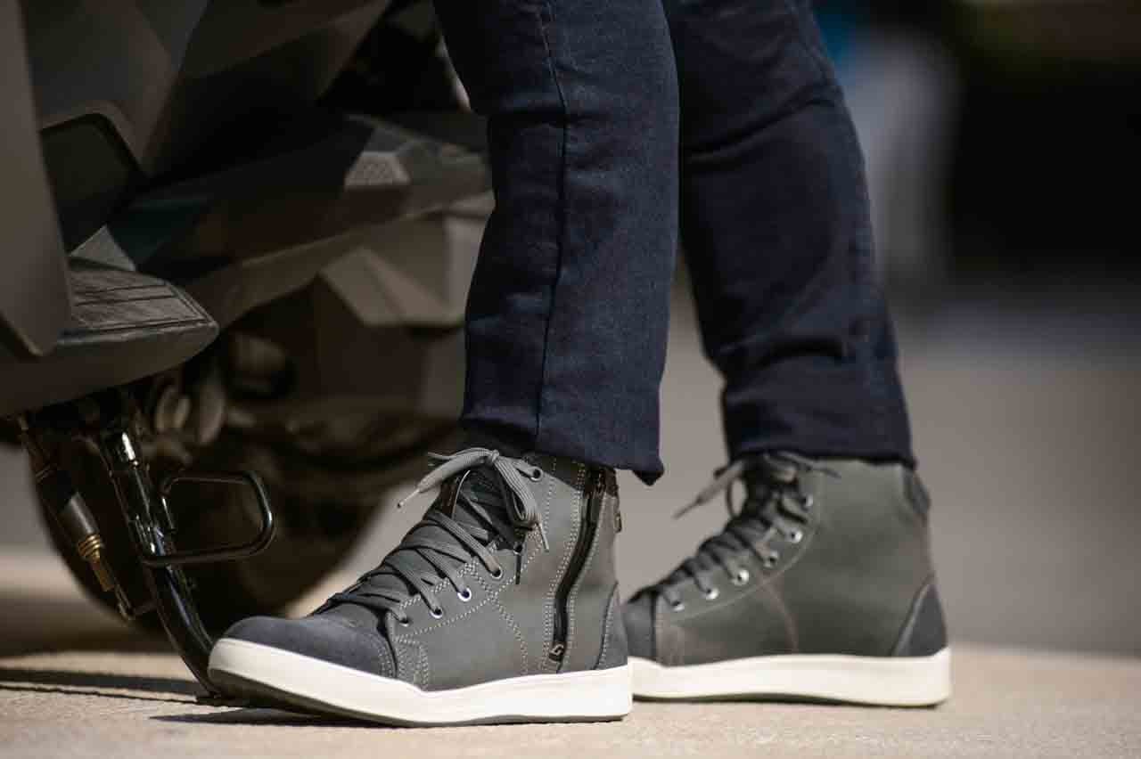 Gaerne G.Voyager, sneaker da città e da moto