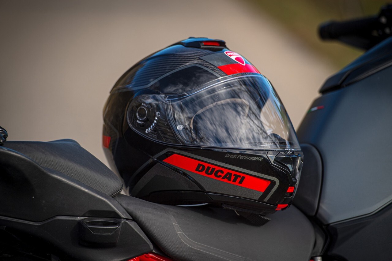 Ducati Horizon V2: casco touring con sistema intercom integrabile - Dueruote
