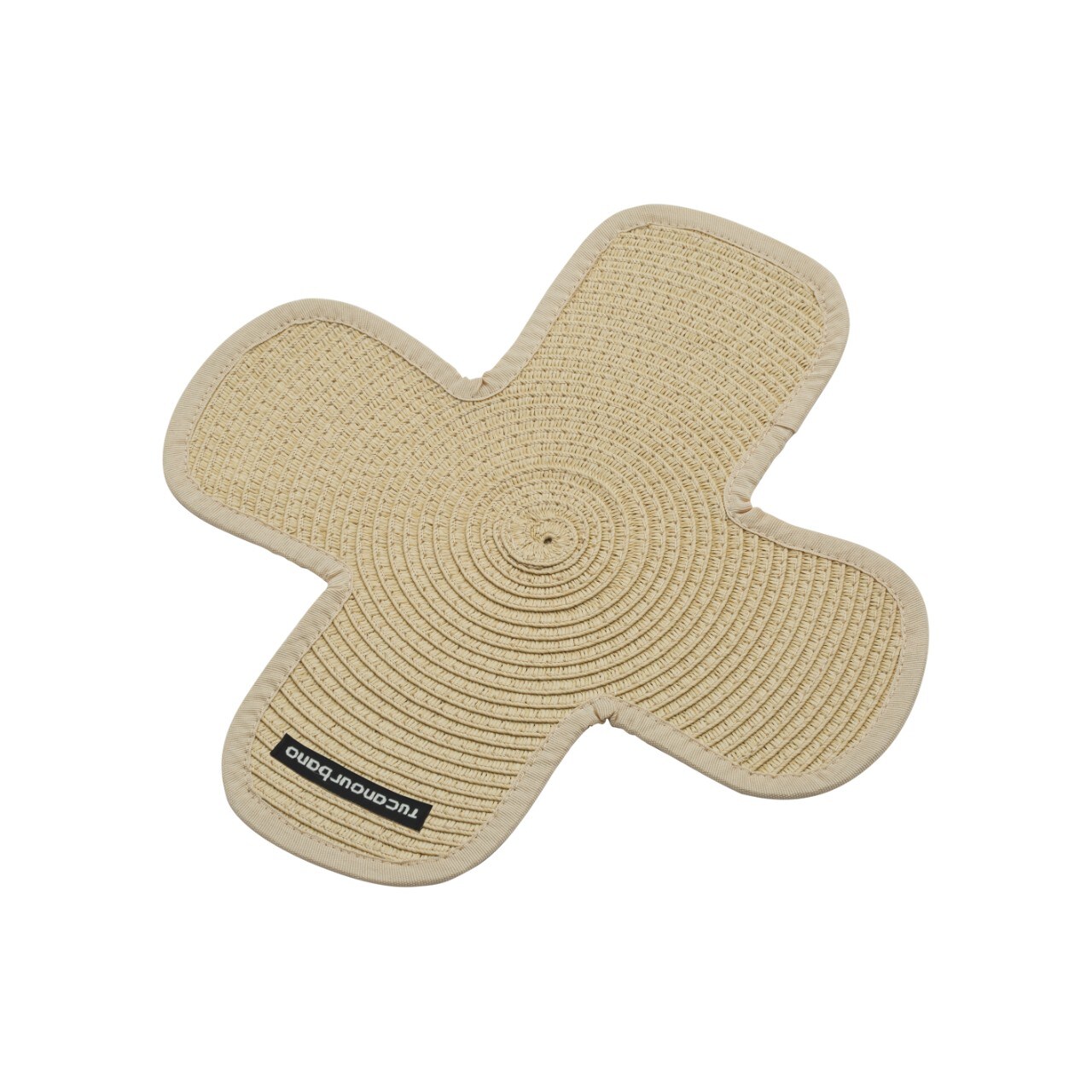 <div class='descrGalleryTitle'>NEW PANAMA</div><div class='descrGalleryText'><p>Un classico ma sempre di moda e soprattutto utile, ecco il sottocasco in paglia. Realizzato con un nuovo intreccio più confortevole, anche a contatto con la cute è pensato per essere inserito in qualsiasi casco. Una volta montato creando un’intercapedine d’aria rende più fresco e più igienico il casco, la forma a 4 petali in un unico pezzo è studiata per un maggior comfort. In vendita a 9,90 euro. <br>
&nbsp;</p>
</div>