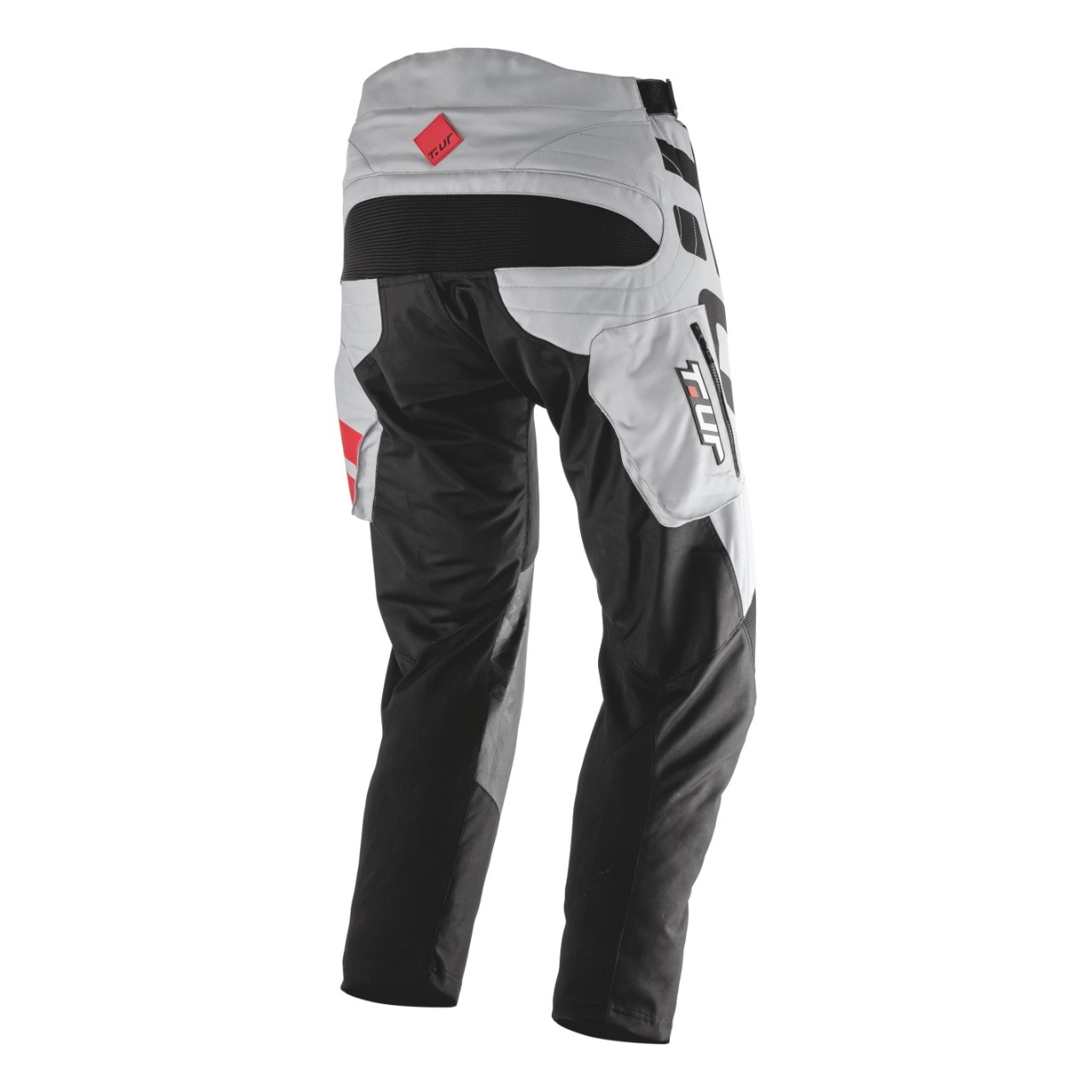 <div class='descrGalleryTitle'>P-THREE</div><div class='descrGalleryText'><p>Pantalone da enduro, con fodera removibile in due versioni. Esterno in poliestere ad alta tenacità,  vita, cavallo, ginocchio e bacino in tessuti elastici per il massimo comfort durante la guida,  interno ginocchio in pelle bovina. Hanno regolazioni ai fianchi con velcro, interno cintura con banda in silicone, la fodera removibile è fornita in due versioni: fodera in leggera rete di poliestere per una maggiore freschezza, fodera invernale, dotata di cuciture nastrate, realizzata in membrana 4–way stretch traspirante, antivento e impermeabile a elevata colonna d’acqua, accoppiata esternamente con una rete 30D. Hanno pratiche  tasche cargo con zip su entrambe le gambe e sono disponibili in due colori (Light Grey-Red / Black-White) e in 6 taglie 46IT-S/56IT-3XL a € 149,00.<br>
</p>
<p>&nbsp;</p>
</div>