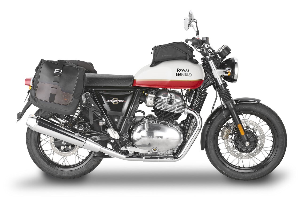GIVI veste “da viaggio” la Royal Enfield Interceptor 650