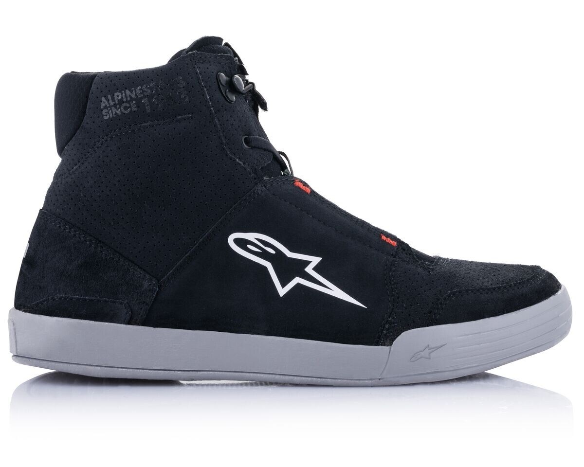 Alpinestars presenta la collezione abbigliamento 2023 