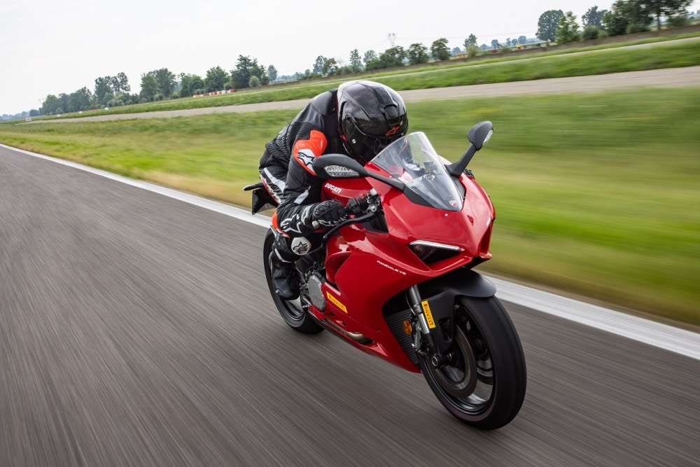 Alpinestars S-R10: un casco davvero sorprendente