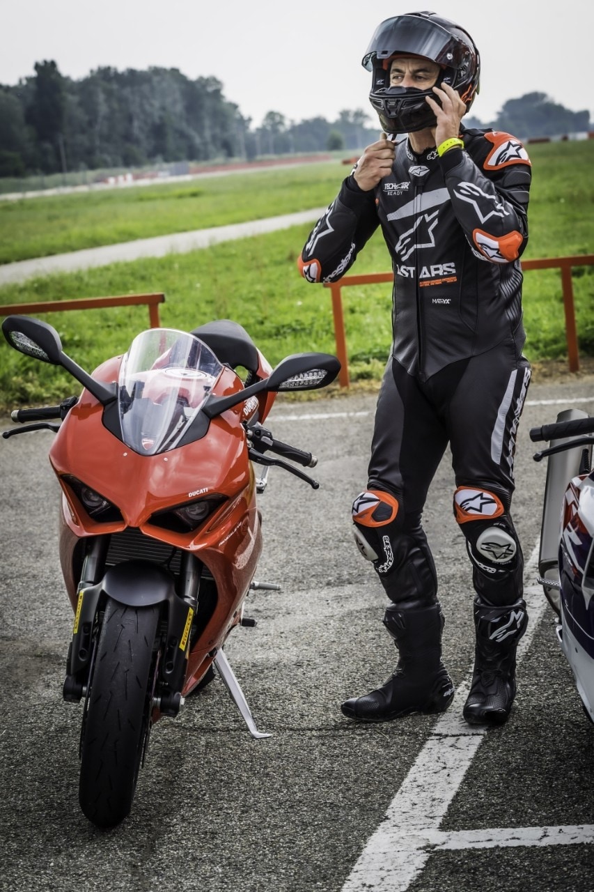 Alpinestars S-R10: un casco davvero sorprendente