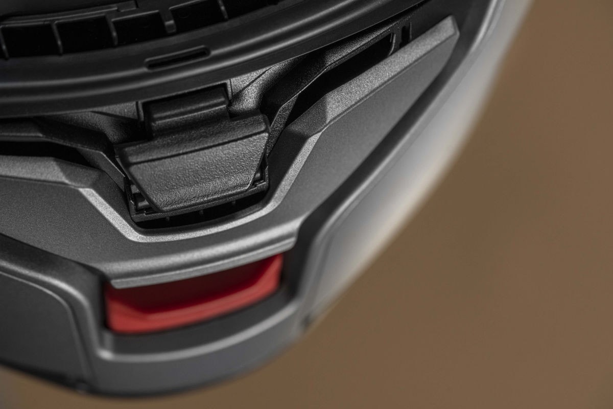 Shoei Neotec 3: come va il nuovo casco apribile della Casa giapponese