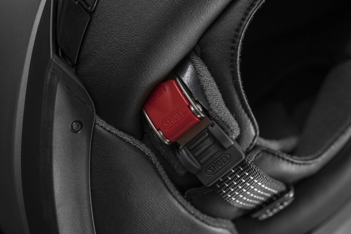 Shoei Neotec 3: come va il nuovo casco apribile della Casa giapponese