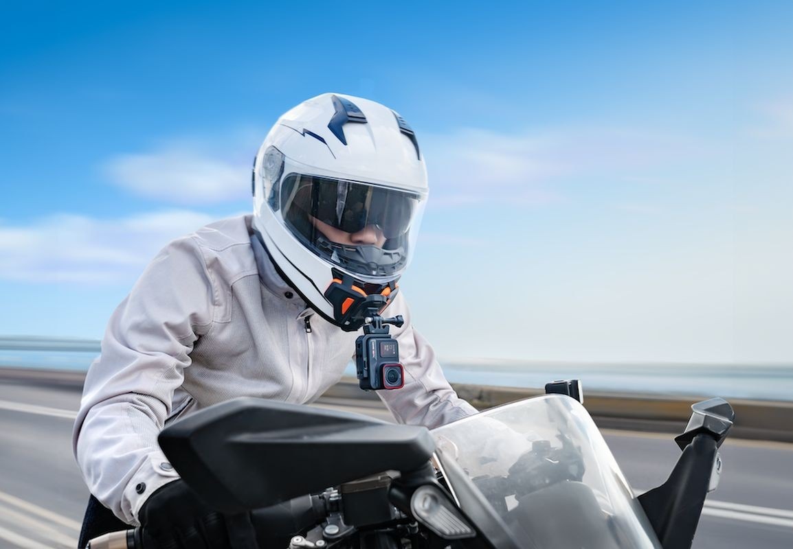 Insta360 Ace Pro: ora è compatibile con gli interfono Sena e Cardo 