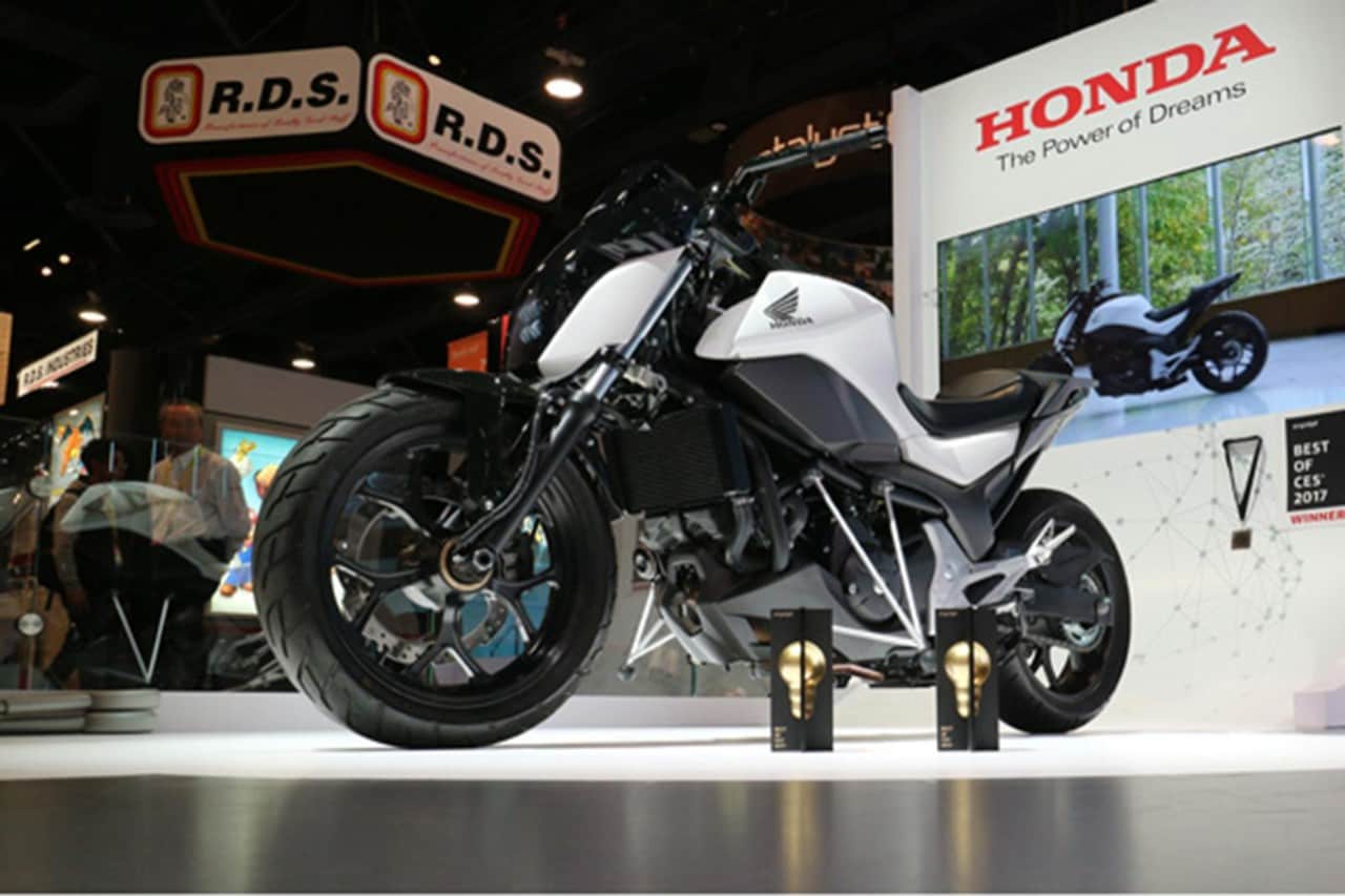 Honda Riding Assist e la moto sta in equilibrio da sola Dueruote