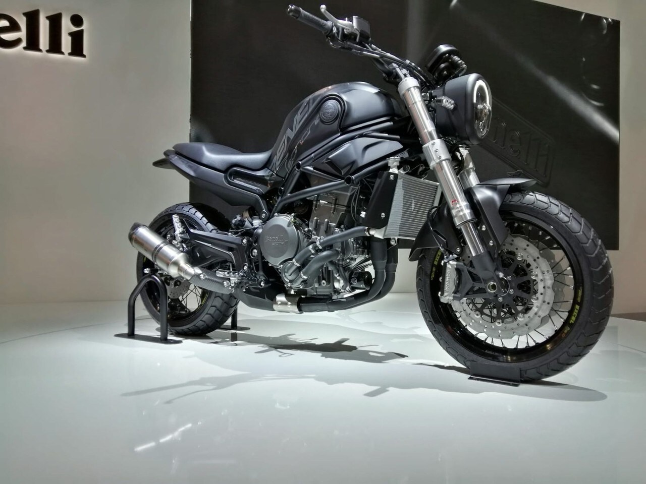 Benelli Leoncino 800: le prime immagini