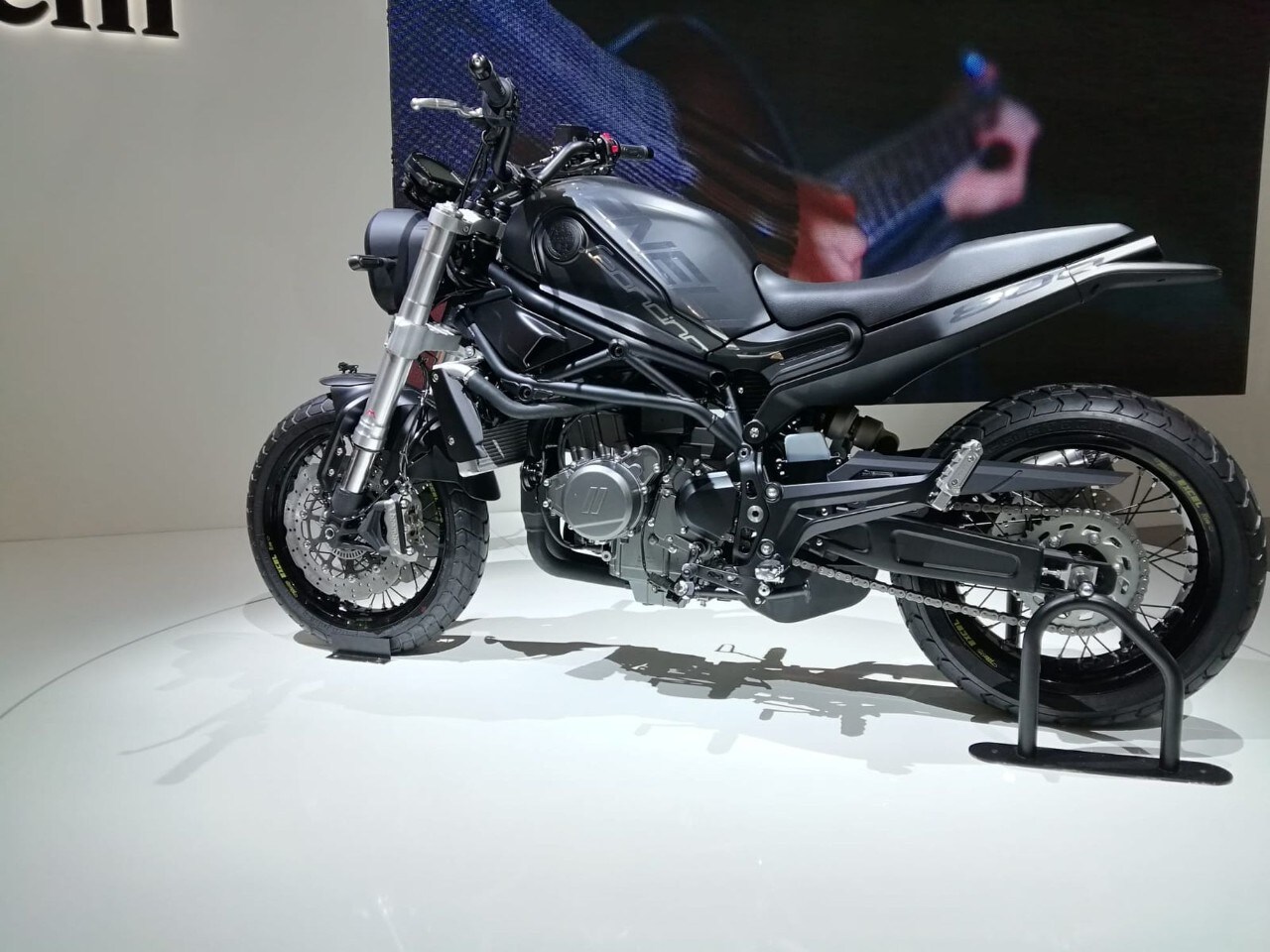 Benelli Leoncino 800: le prime immagini