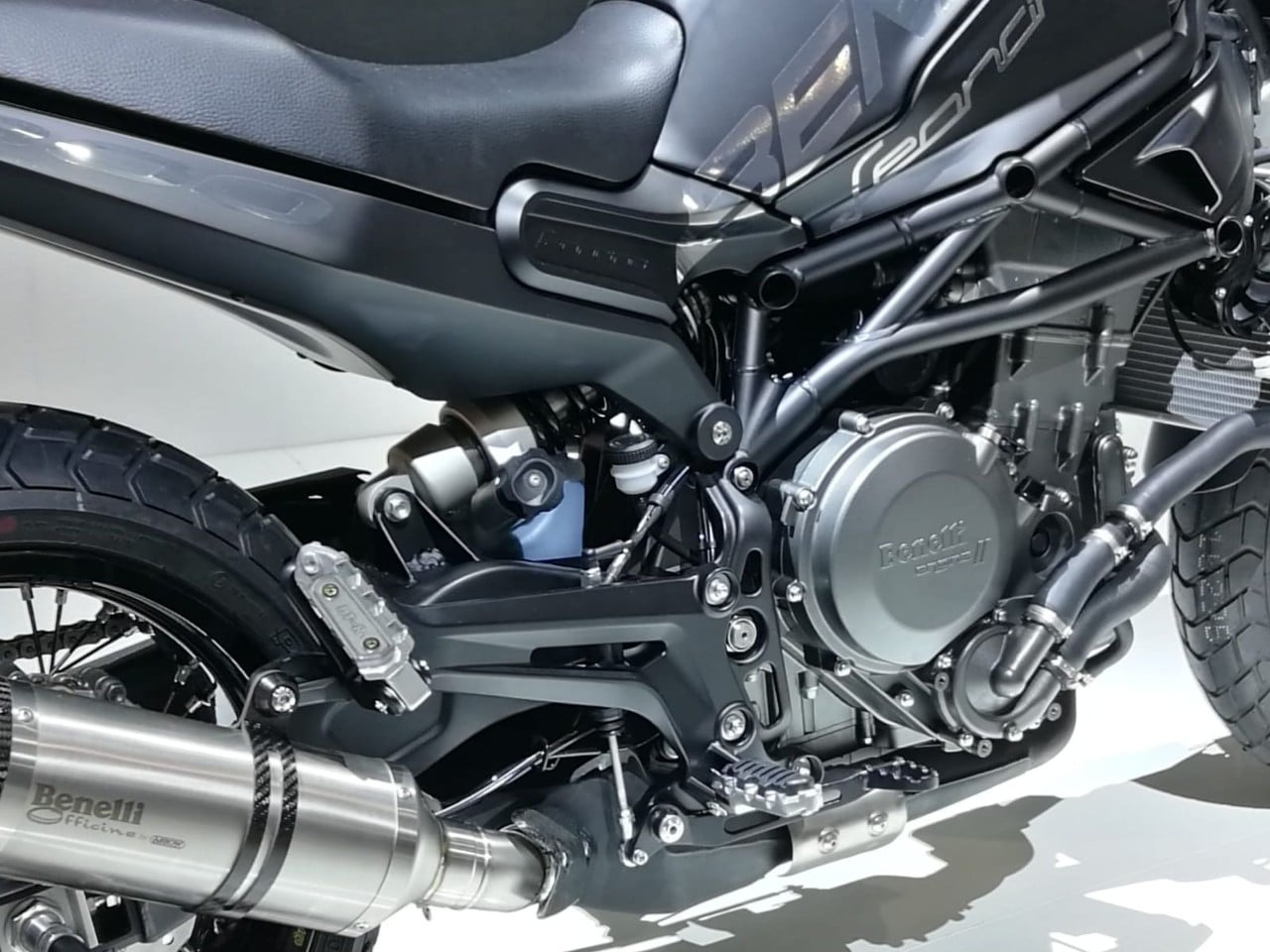 Benelli Leoncino 800: le prime immagini