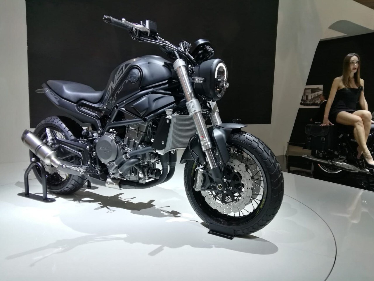 Benelli Leoncino 800: le prime immagini