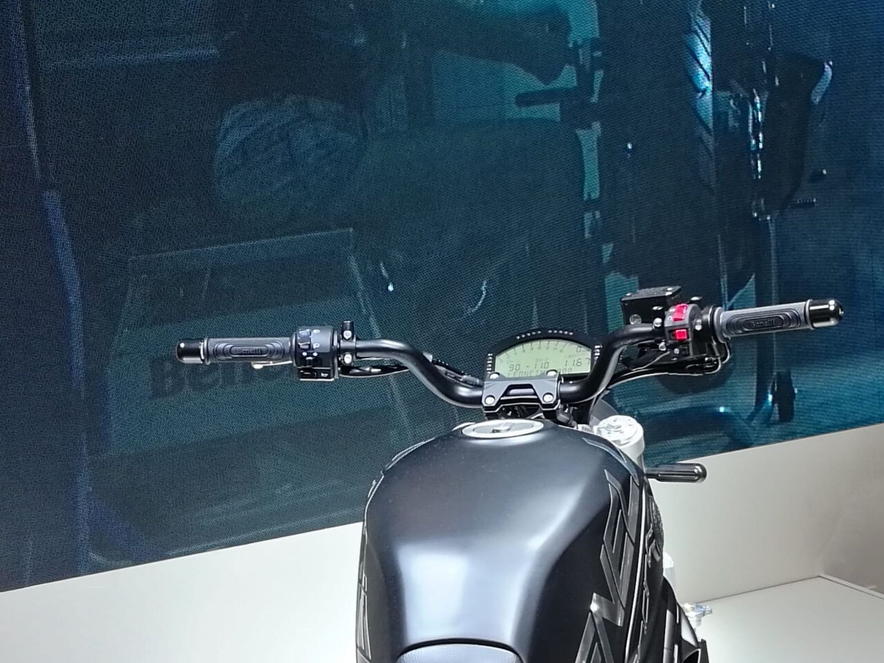 Benelli Leoncino 800: le prime immagini