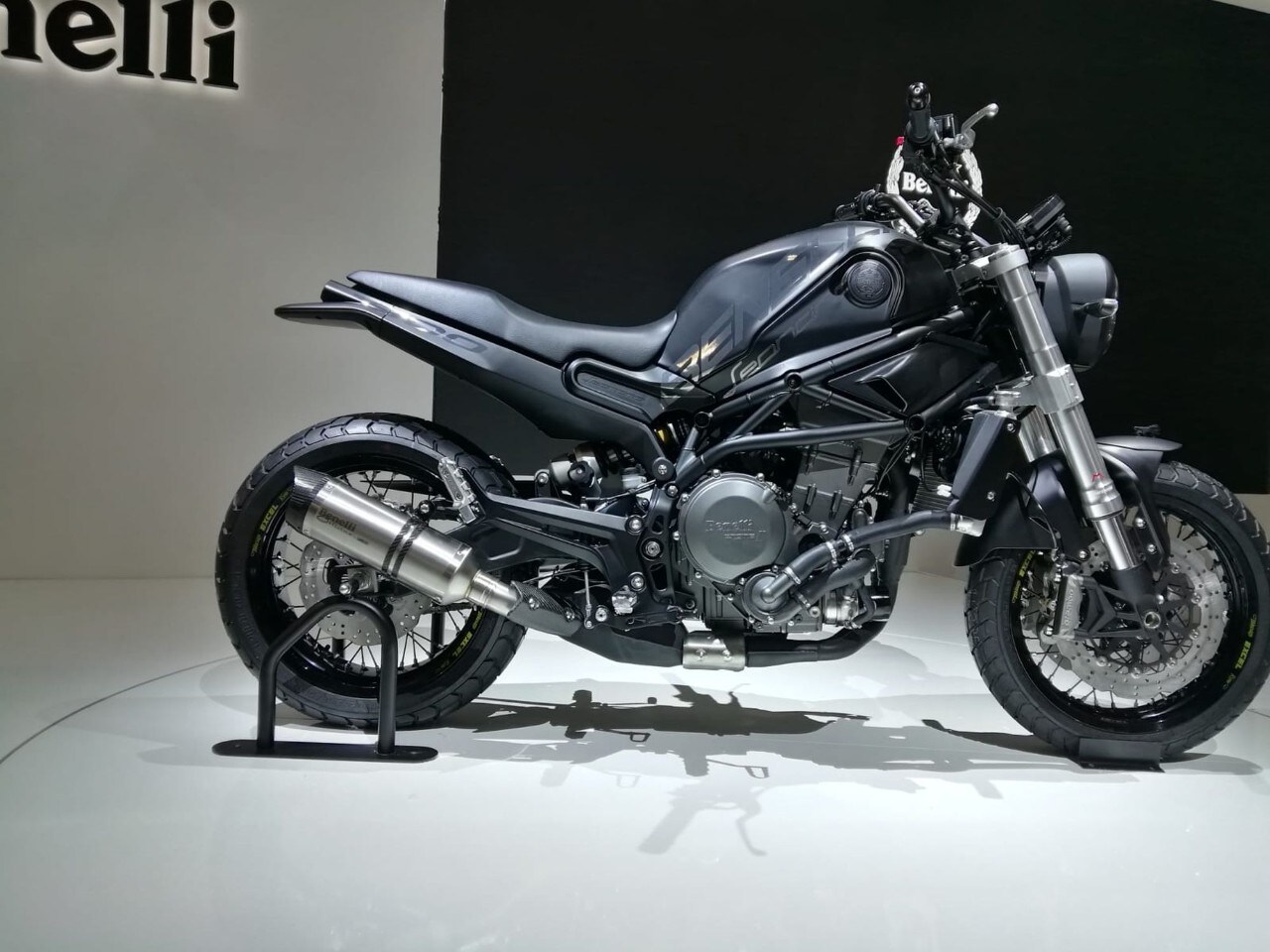 Benelli Leoncino 800: le prime immagini