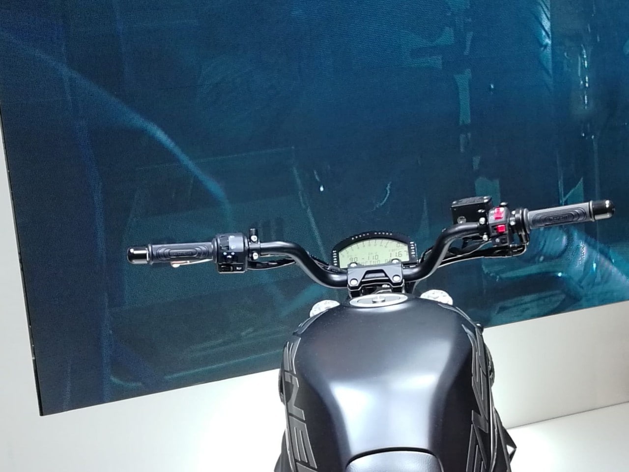 Benelli Leoncino 800: le prime immagini