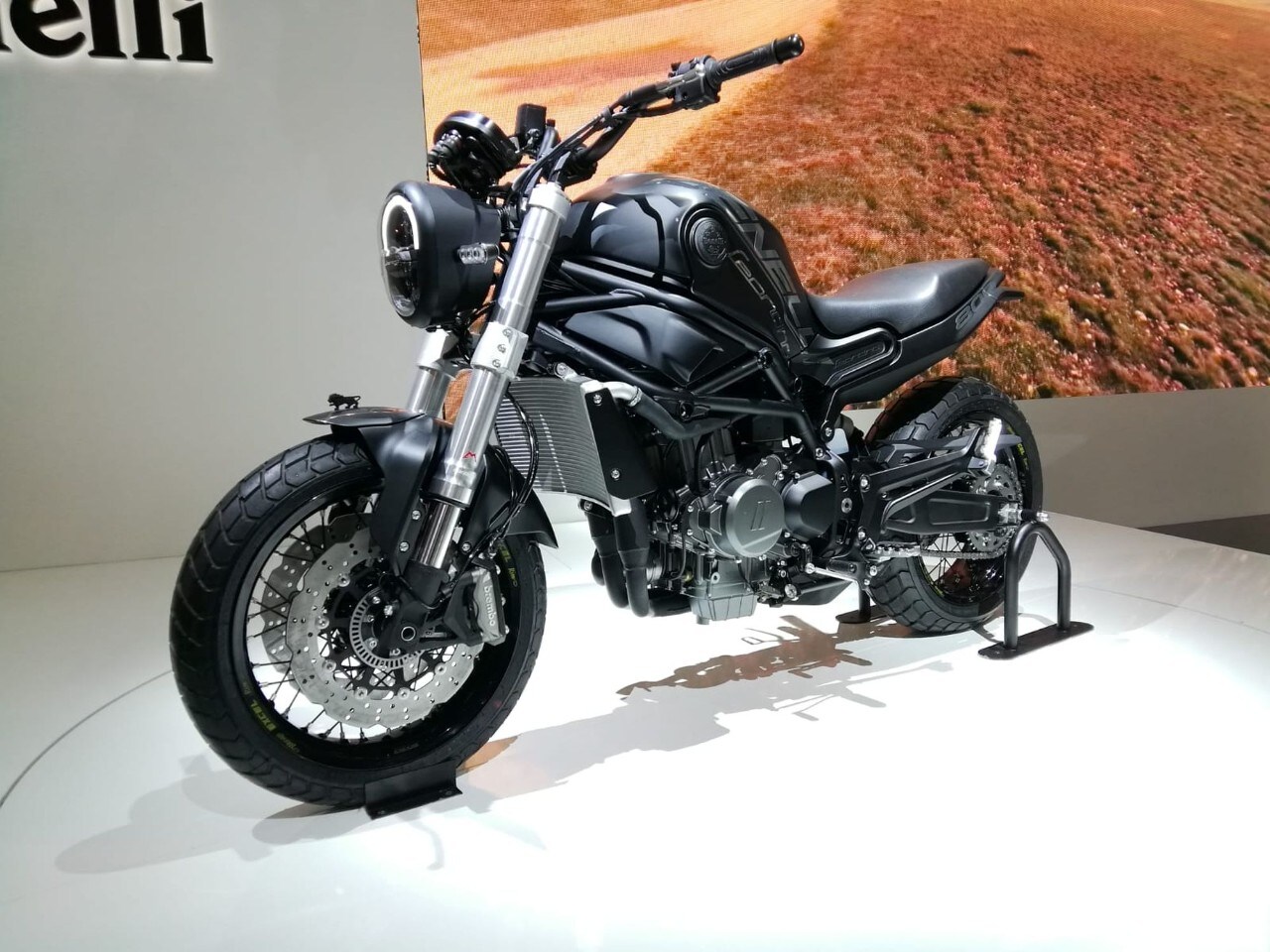 Benelli Leoncino 800: le prime immagini