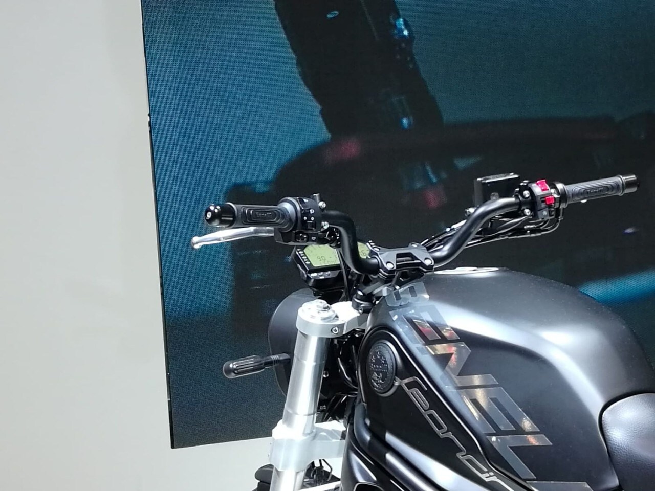 Benelli Leoncino 800: le prime immagini