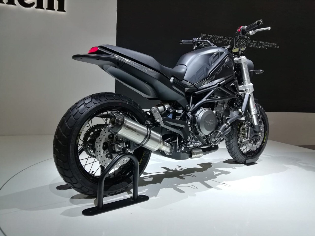 Benelli Leoncino 800: le prime immagini