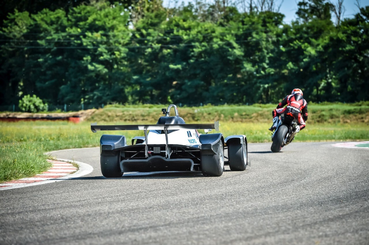 Auto VS Moto: parenti serpenti