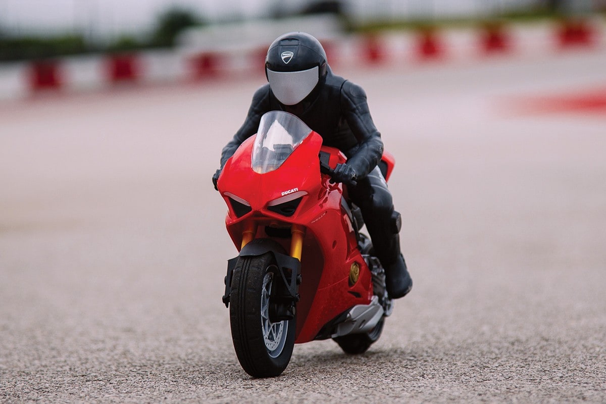 Pronti per giocare con una Ducati Panigale V4S?