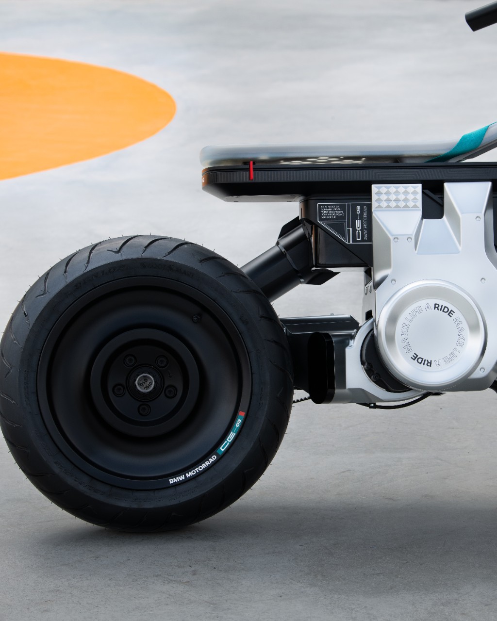 BMW Concept CE 02: NON solo stile