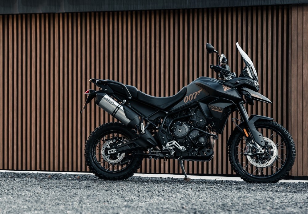 Triumph Tiger 900: arriva la Bond Edition