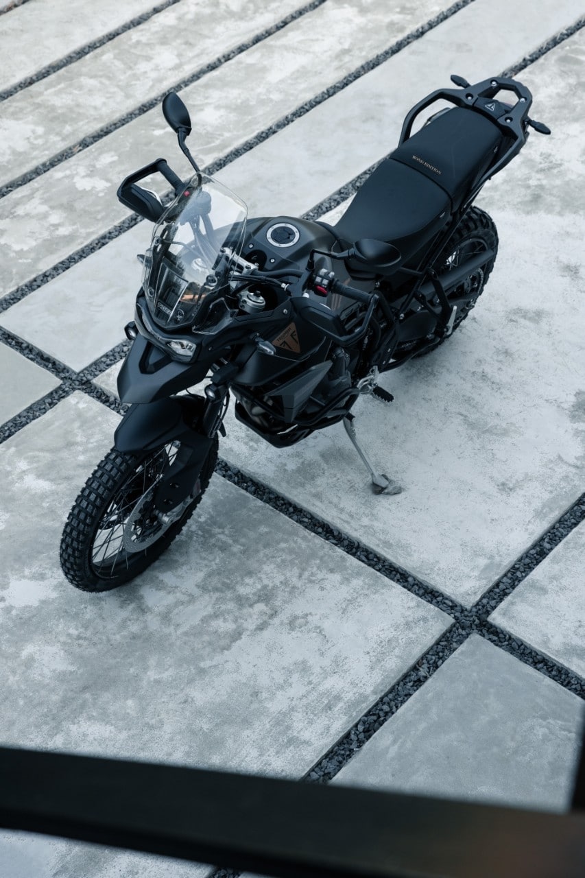 Triumph Tiger 900: arriva la Bond Edition