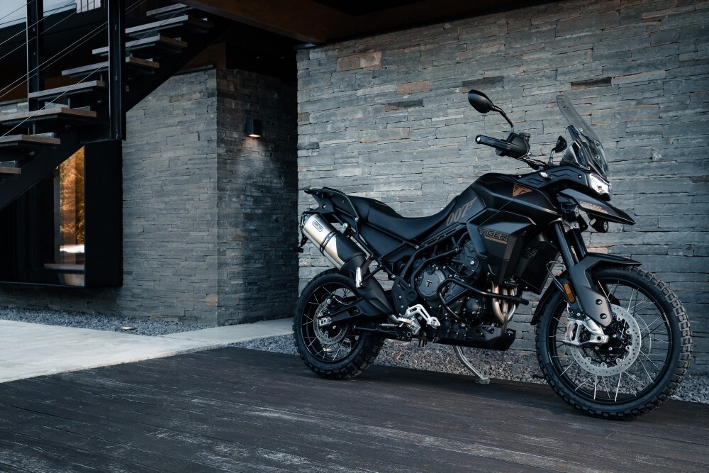 Triumph Tiger 900: arriva la Bond Edition