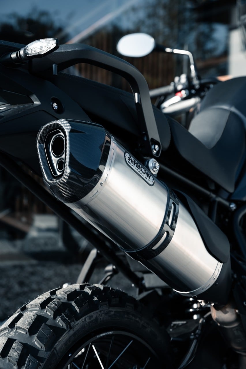 Triumph Tiger 900: arriva la Bond Edition