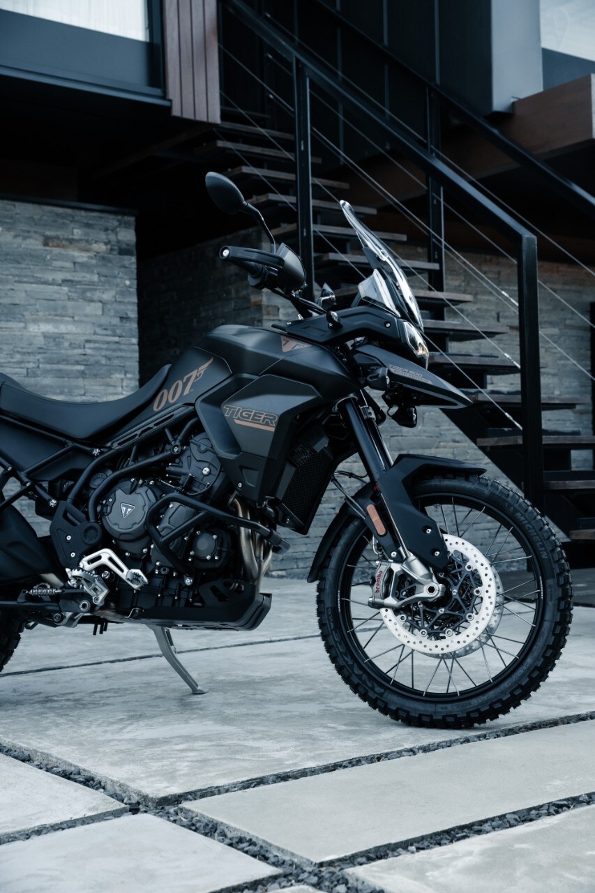 Triumph Tiger 900: arriva la Bond Edition