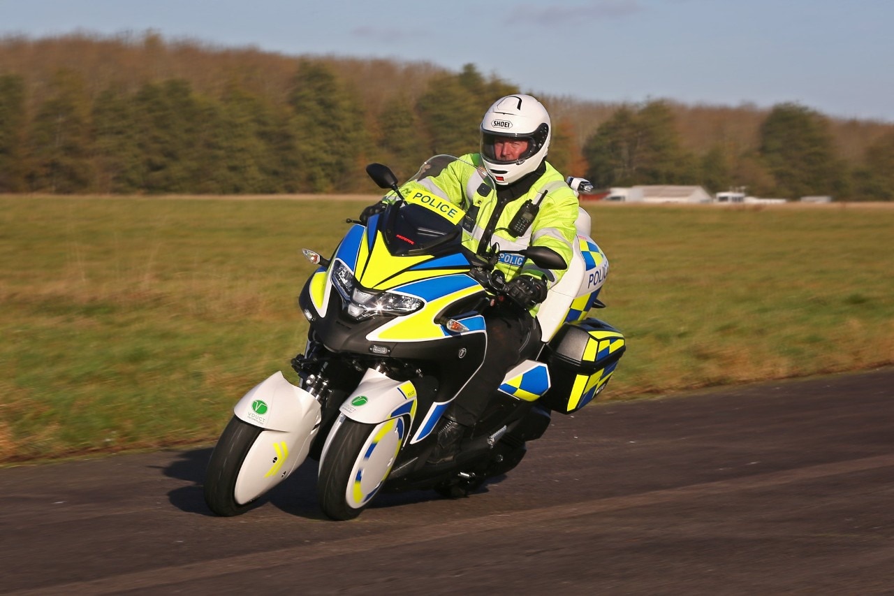 WMC300FR, il buco con lo scooter (ibrido) intorno