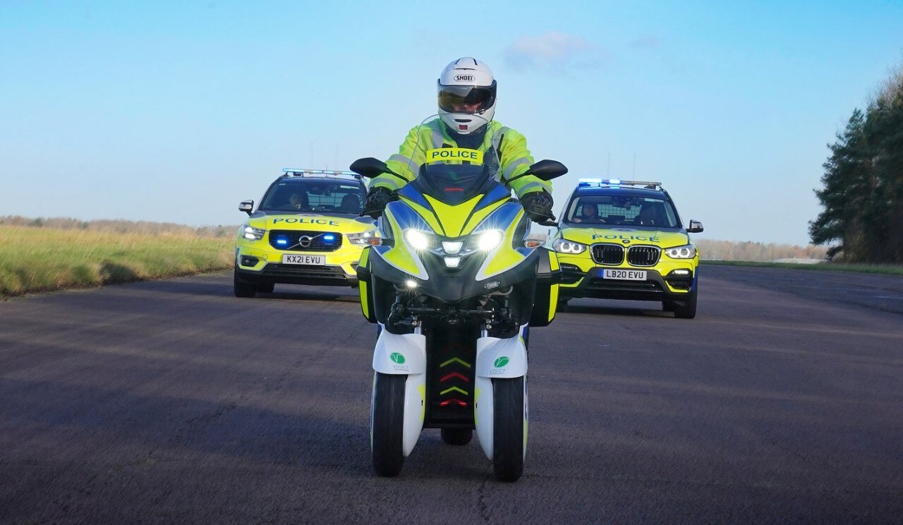 WMC300FR, il buco con lo scooter (ibrido) intorno