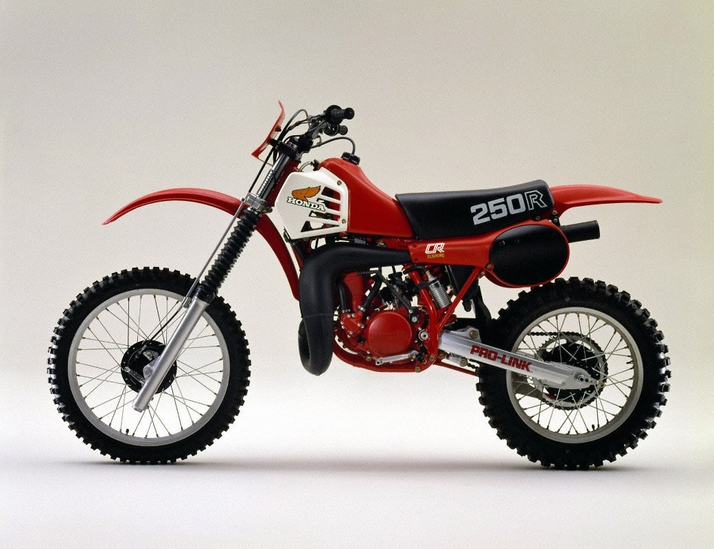 Honda celebra i 50 anni delle sue leggendarie moto da cross