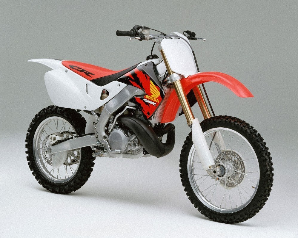 Honda celebra i 50 anni delle sue leggendarie moto da cross