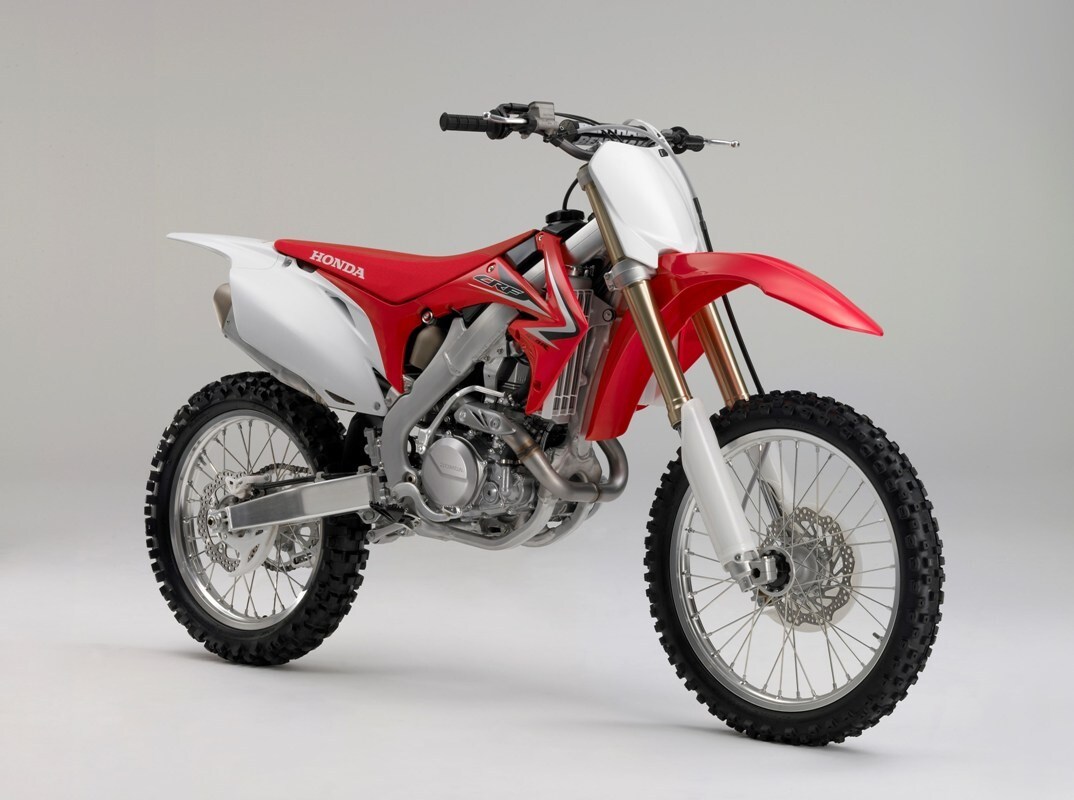 Honda celebra i 50 anni delle sue leggendarie moto da cross