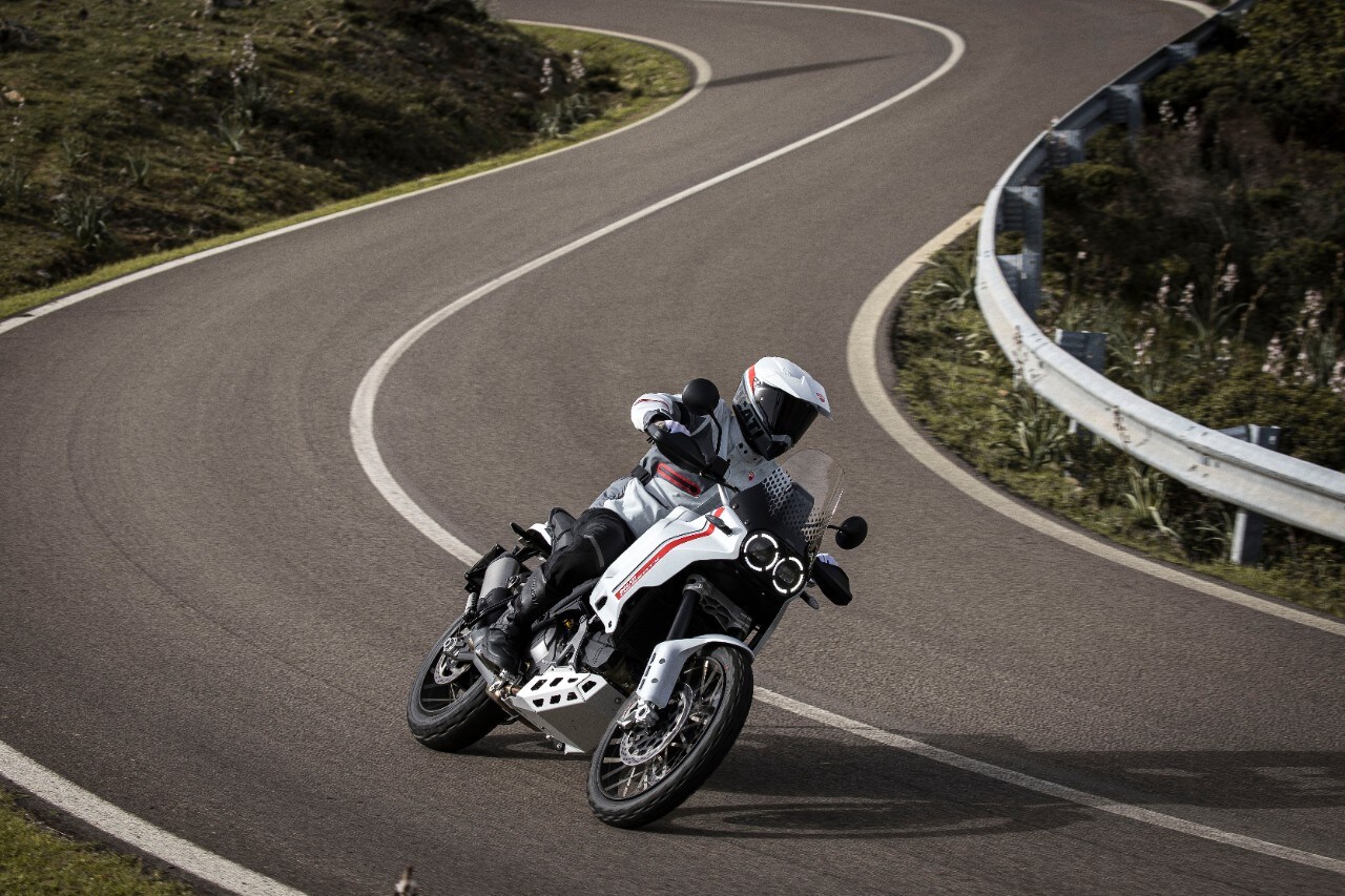Ducati DesertX: ecco com’è nata in un VIDEO!