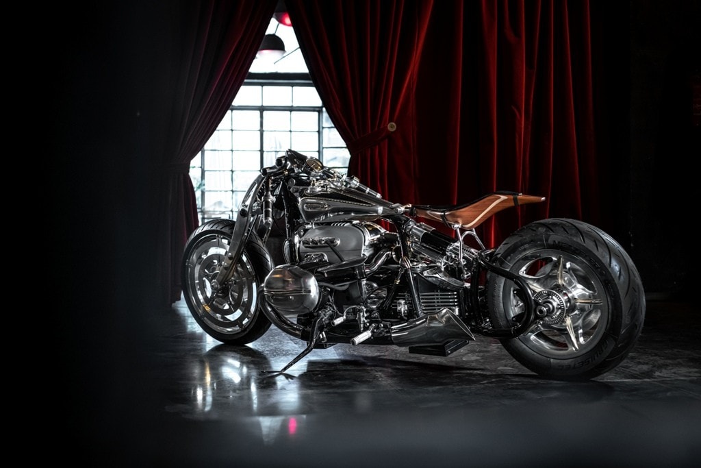 R 18 Magnifica by Officine Riunite Milanesi e Radikal Chopper  
