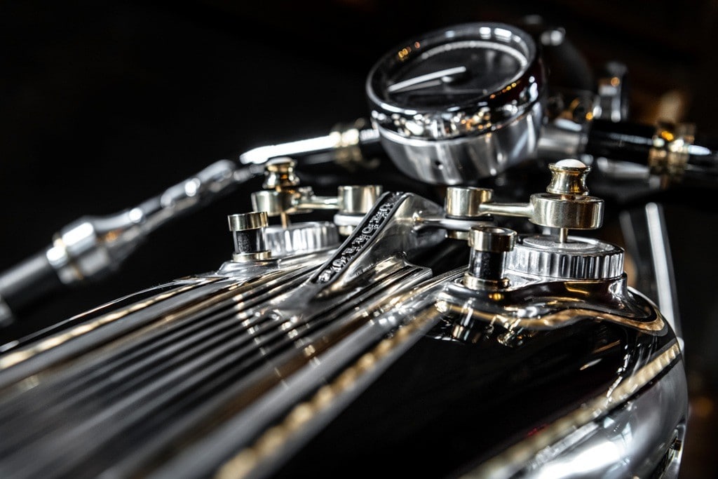 R 18 Magnifica by Officine Riunite Milanesi e Radikal Chopper  