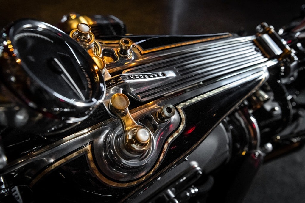 R 18 Magnifica by Officine Riunite Milanesi e Radikal Chopper  