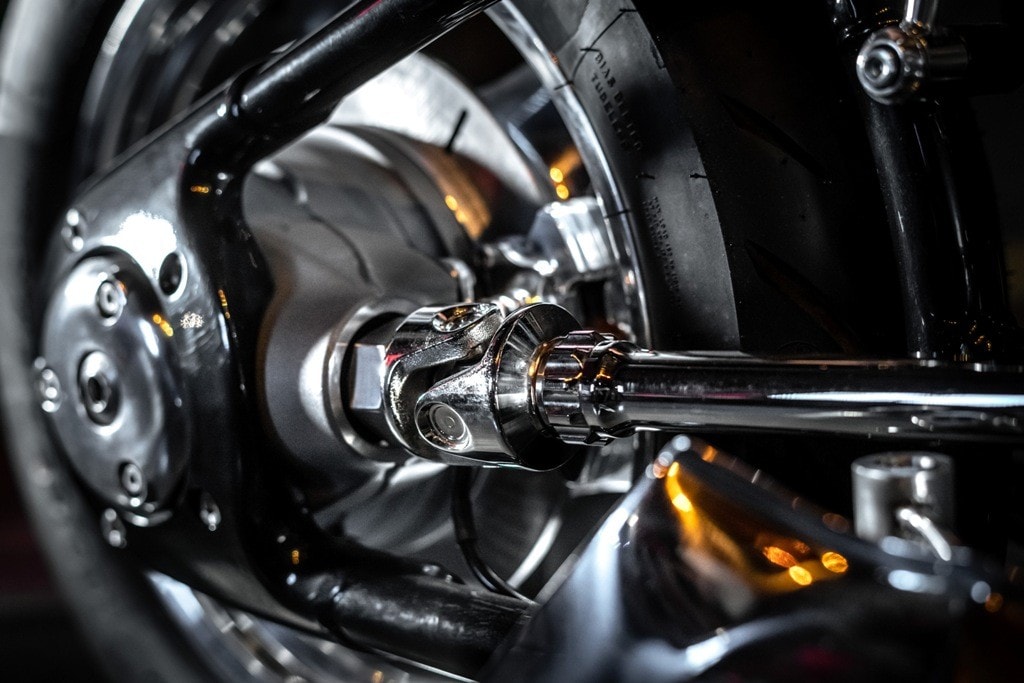 R 18 Magnifica by Officine Riunite Milanesi e Radikal Chopper  