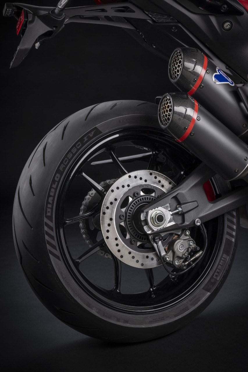 Ducati Monster SP: ancora più racing