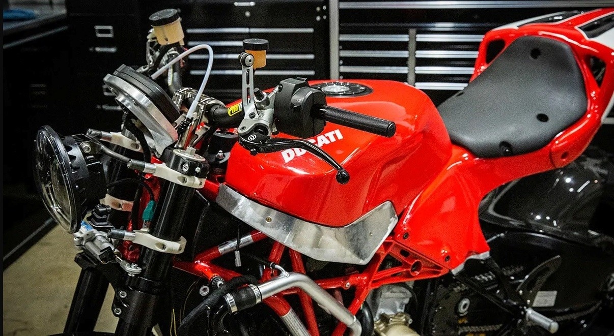 Ducati Desmo Fighter, il MOSTRO di Roland Sands Design