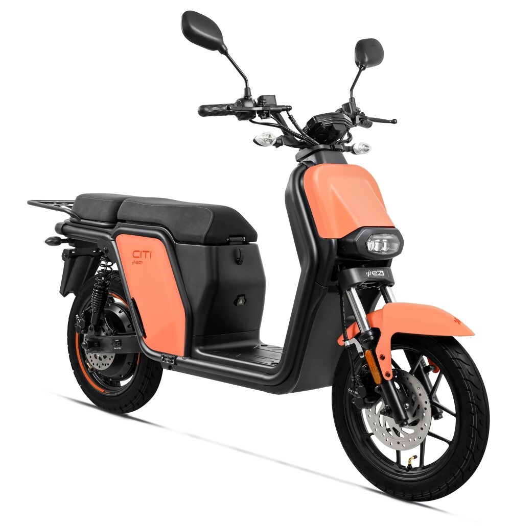 Keeway: arrivano in Italia gli scooter elettrici EZI