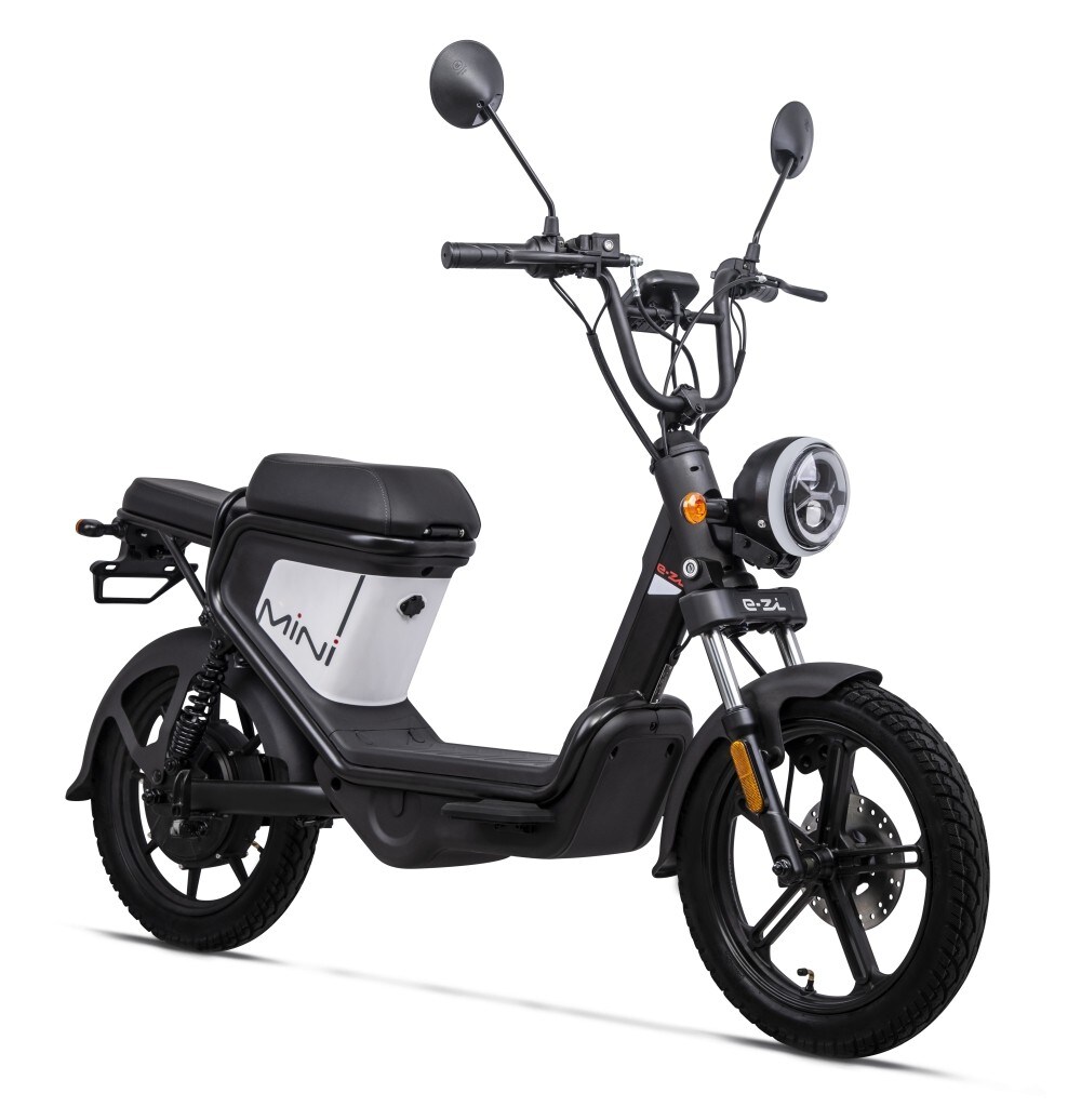 Keeway: arrivano in Italia gli scooter elettrici EZI